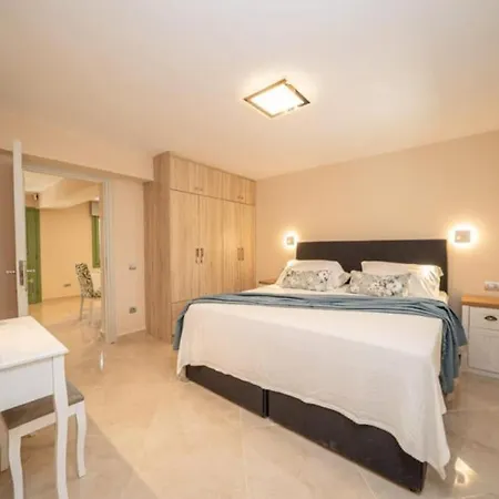 Luxury House Near The Beach ヴィラ *