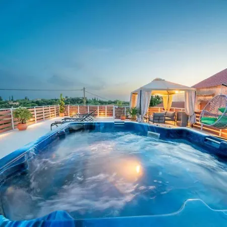 Luxury House Near The Beach スヴォロナータ