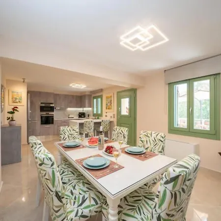 Luxury House Near The Beach * סבורונטה