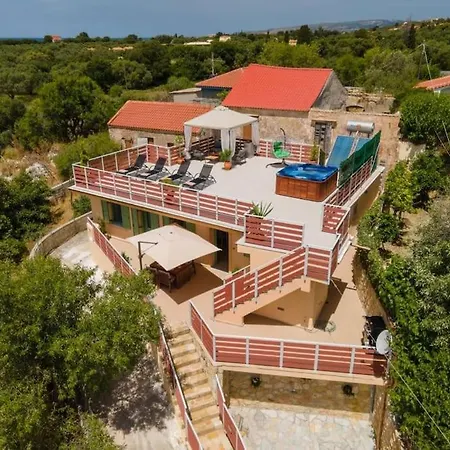 빌라 Luxury House Near The Beach 스보로나타